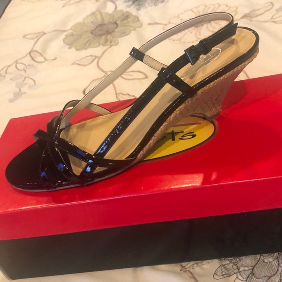 Talbots Strappy Wedge - Picture 5 of 11